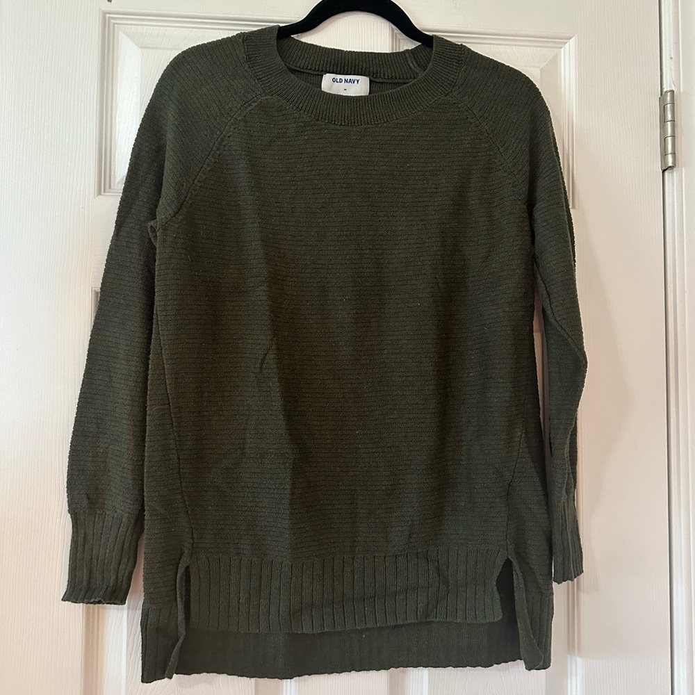 🩷 Old Navy Women’s Sweater- Medium